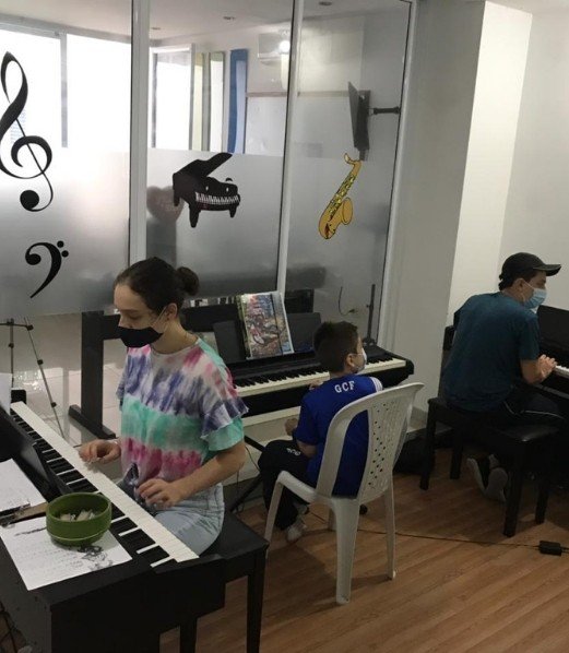 clases presenciales de piano creamomusic Villavicencio
